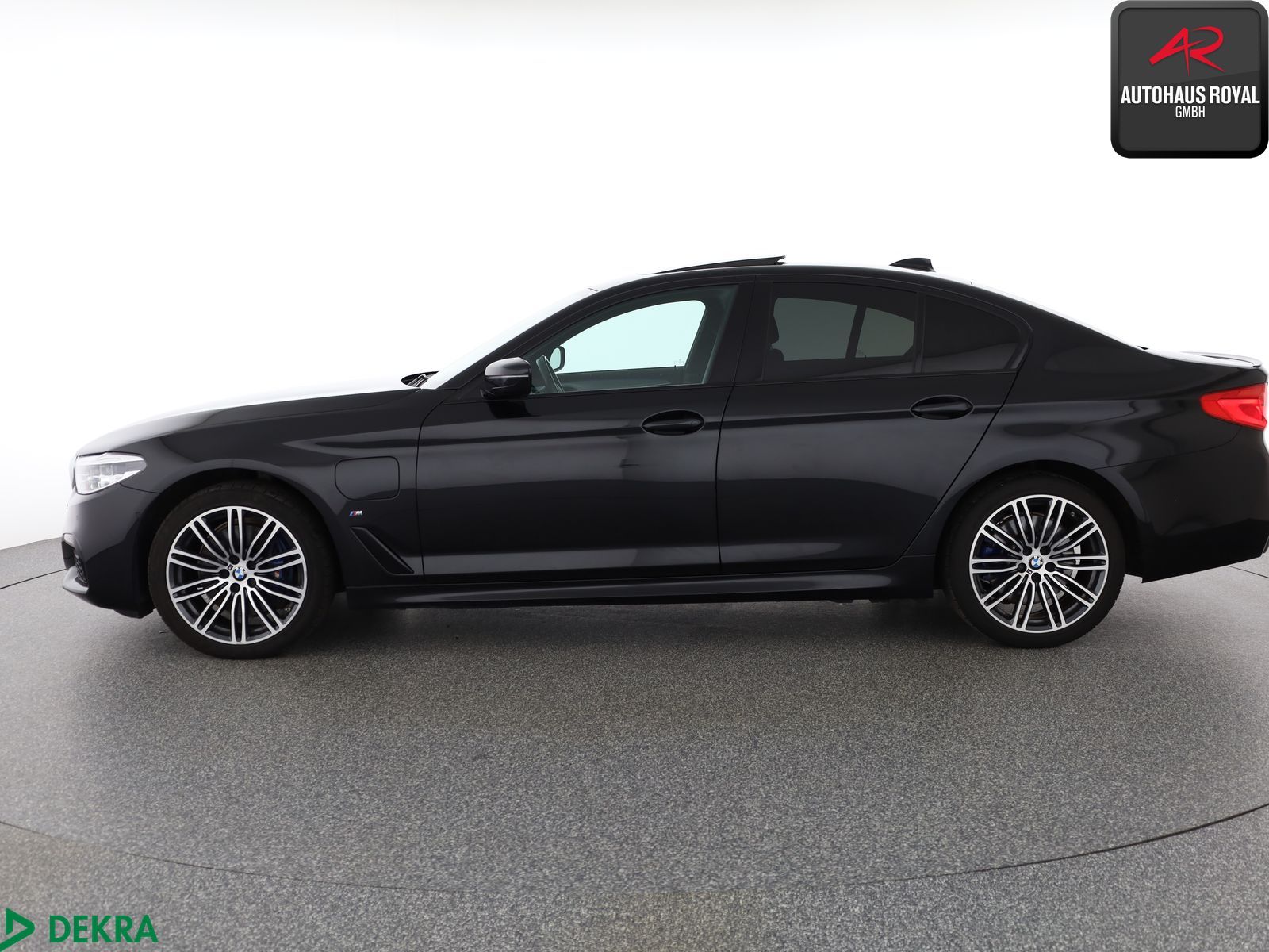 BMW 530 e x Drive M SPORT SHADOW HUD,KEYLESS,KAMERA