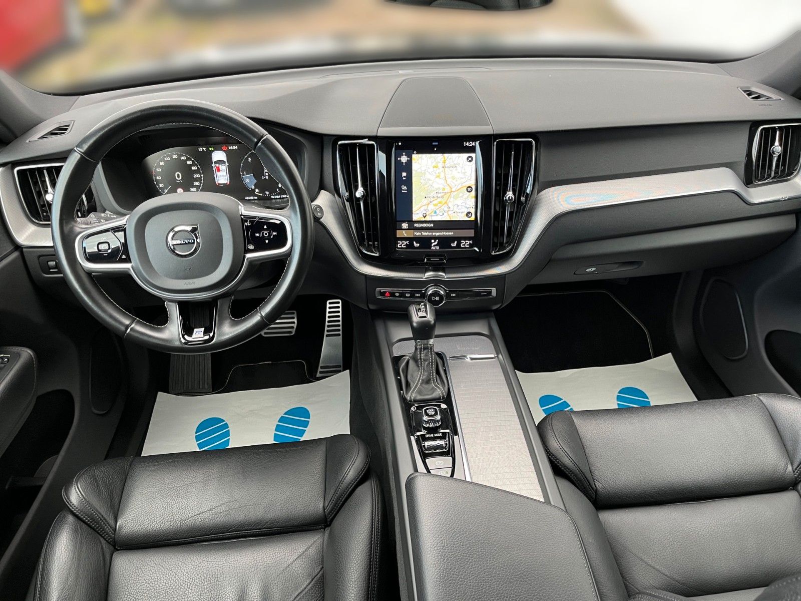 Volvo XC 60 R-Design - Samsaru's Car Outlet