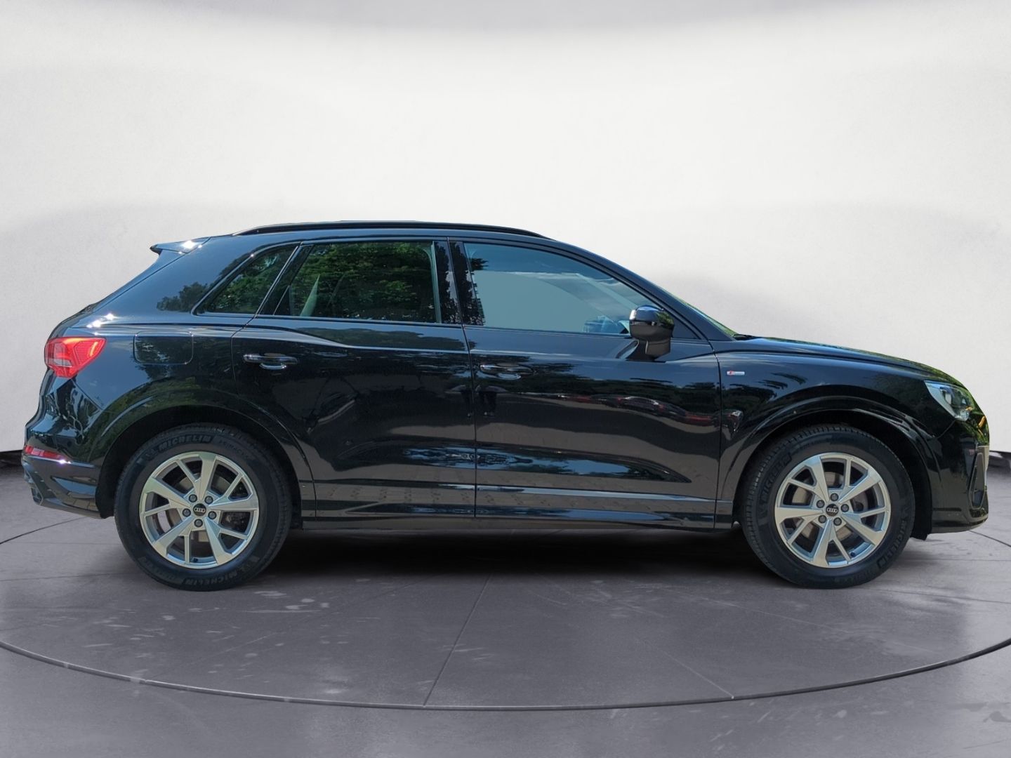 Audi Q3 S line 35 TDI quattro S tronic - Samsaru's Car Outlet