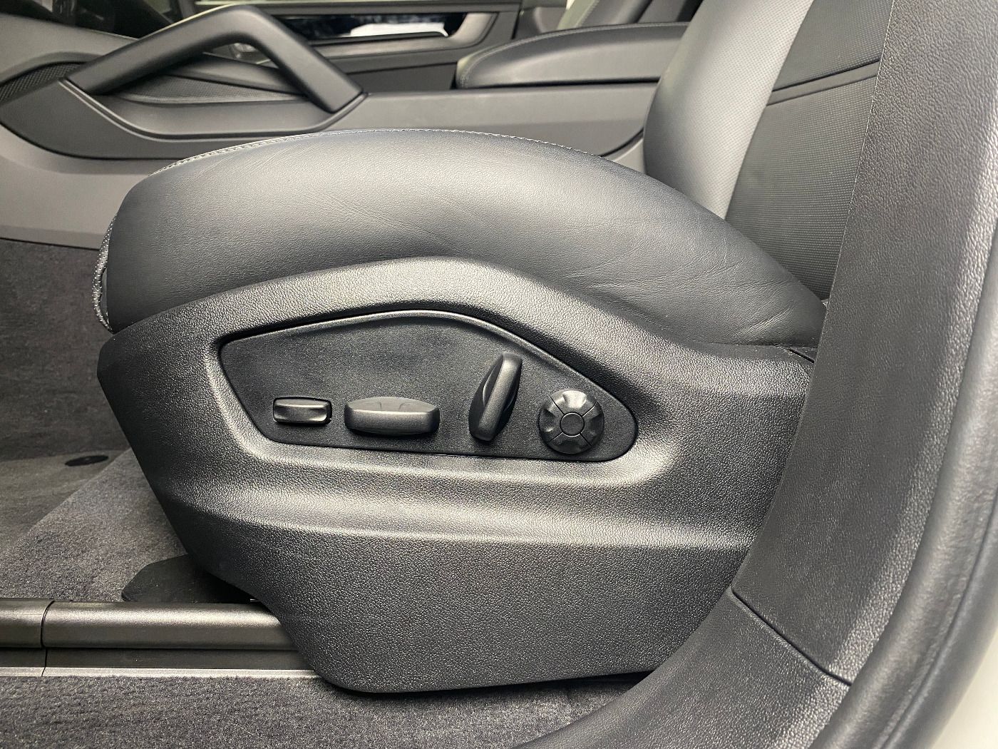 Porsche Cayenne GTS Coupe |Komfortsitze vorn 14-Wege el.