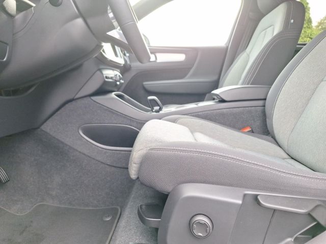 Volvo XC40 B3 Core Navi Kamera Klimaautomatik PDC Temp