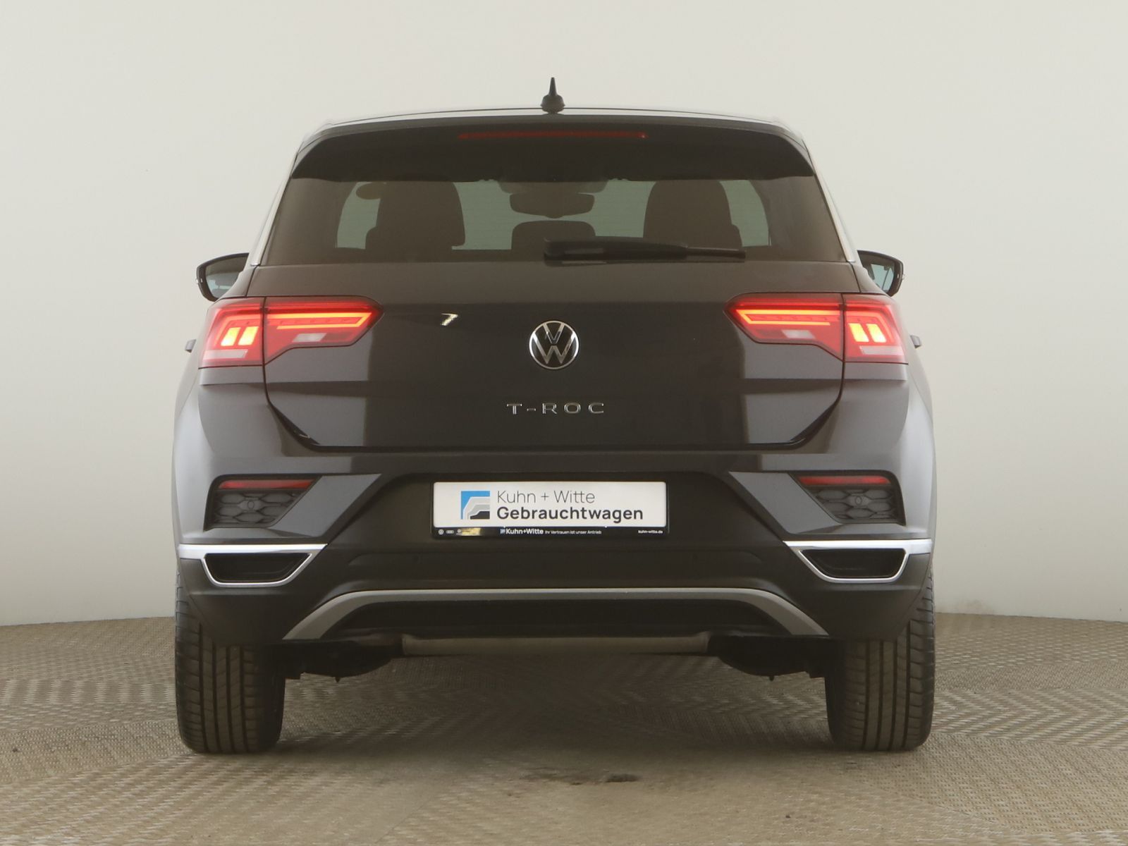 Volkswagen T-Roc 1.5 TSI Style - Samsaru's Car Outlet