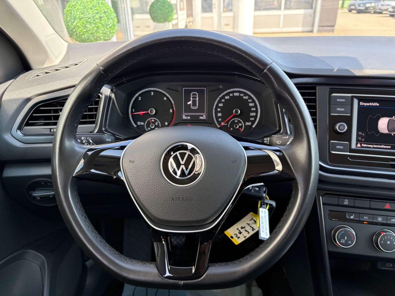 Volkswagen T-Roc - Samsaru's Car Outlet