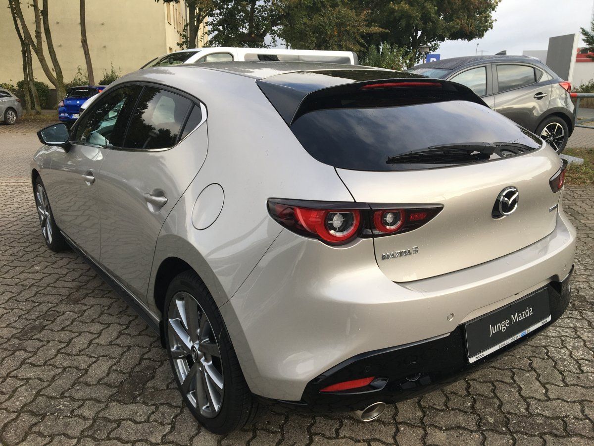 Mazda 3 2.0 186PS HOMURA PRE-P LED Bose ACC