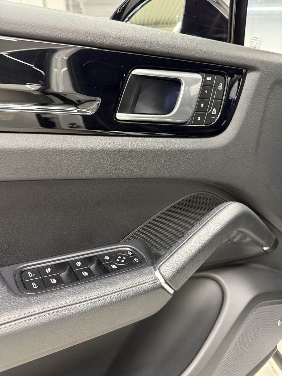 Porsche Cayenne Coupé Platinum Edition, Approved, FULL
