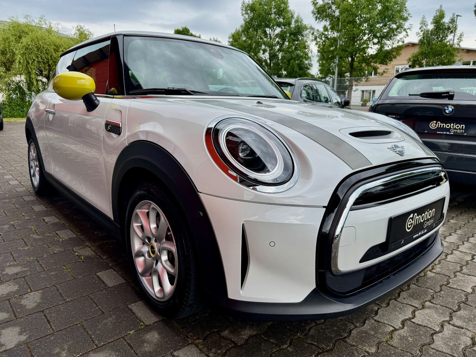MINI COOPER SE Electric - Samsaru's Car Outlet
