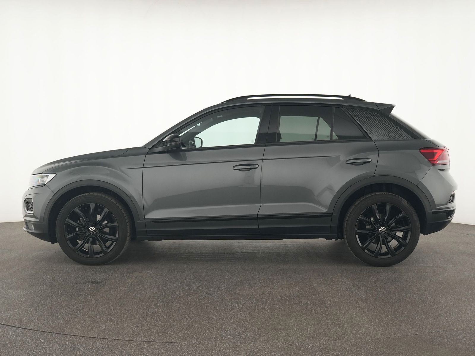 Volkswagen T-Roc Sport - Samsaru's Car Outlet