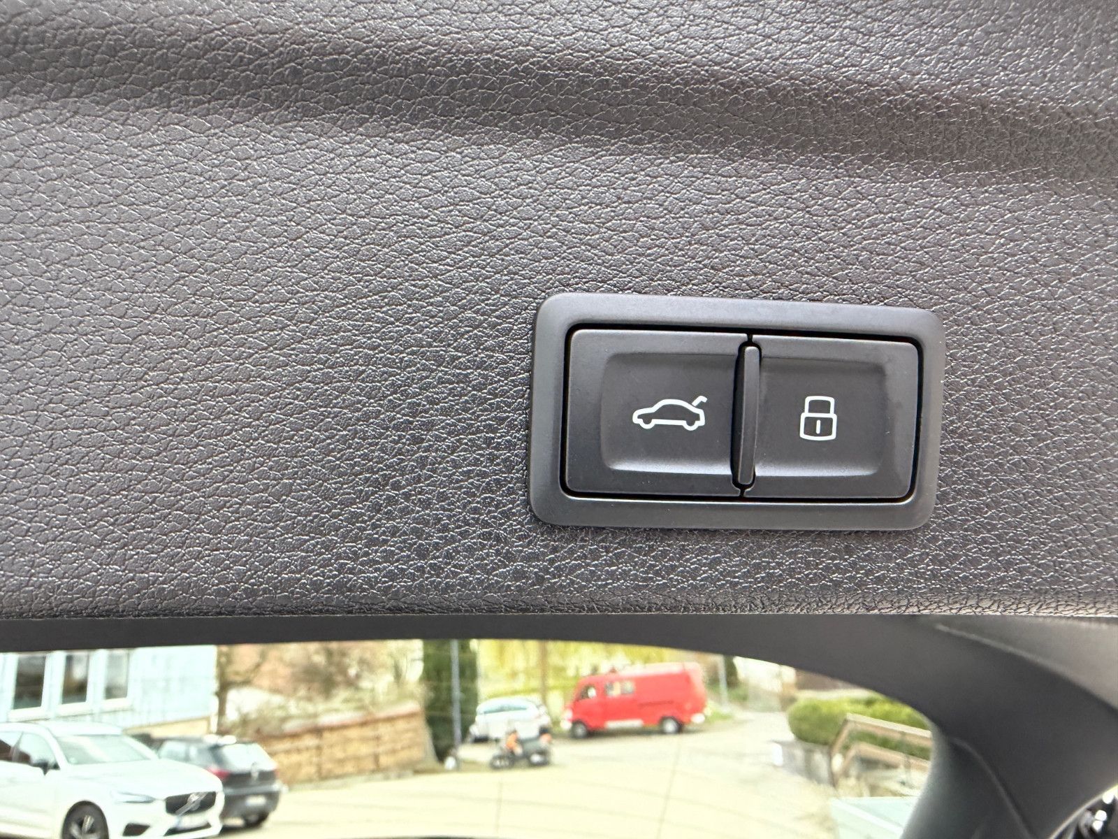 Audi Q3 Sportback 40 TFSI quattro S line, fast VOLL