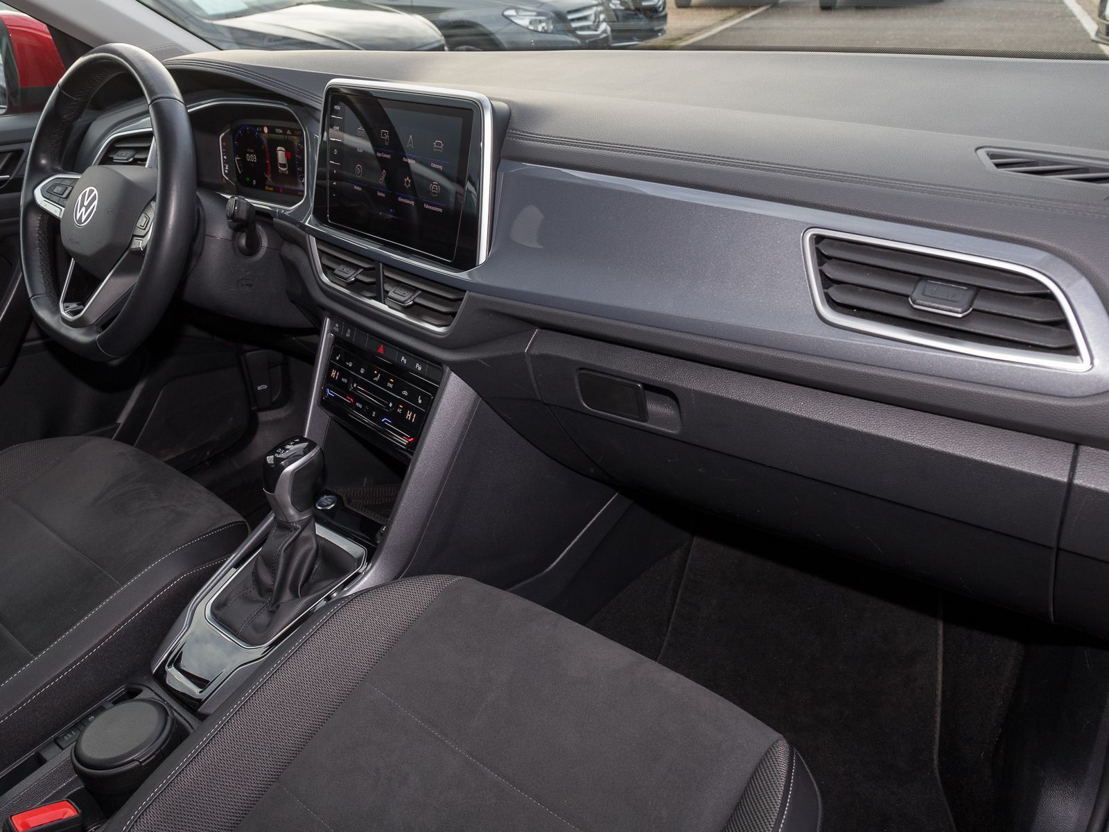 Volkswagen T-Roc 1.5 TSI DSG STYLE - Samsaru's Car Outlet