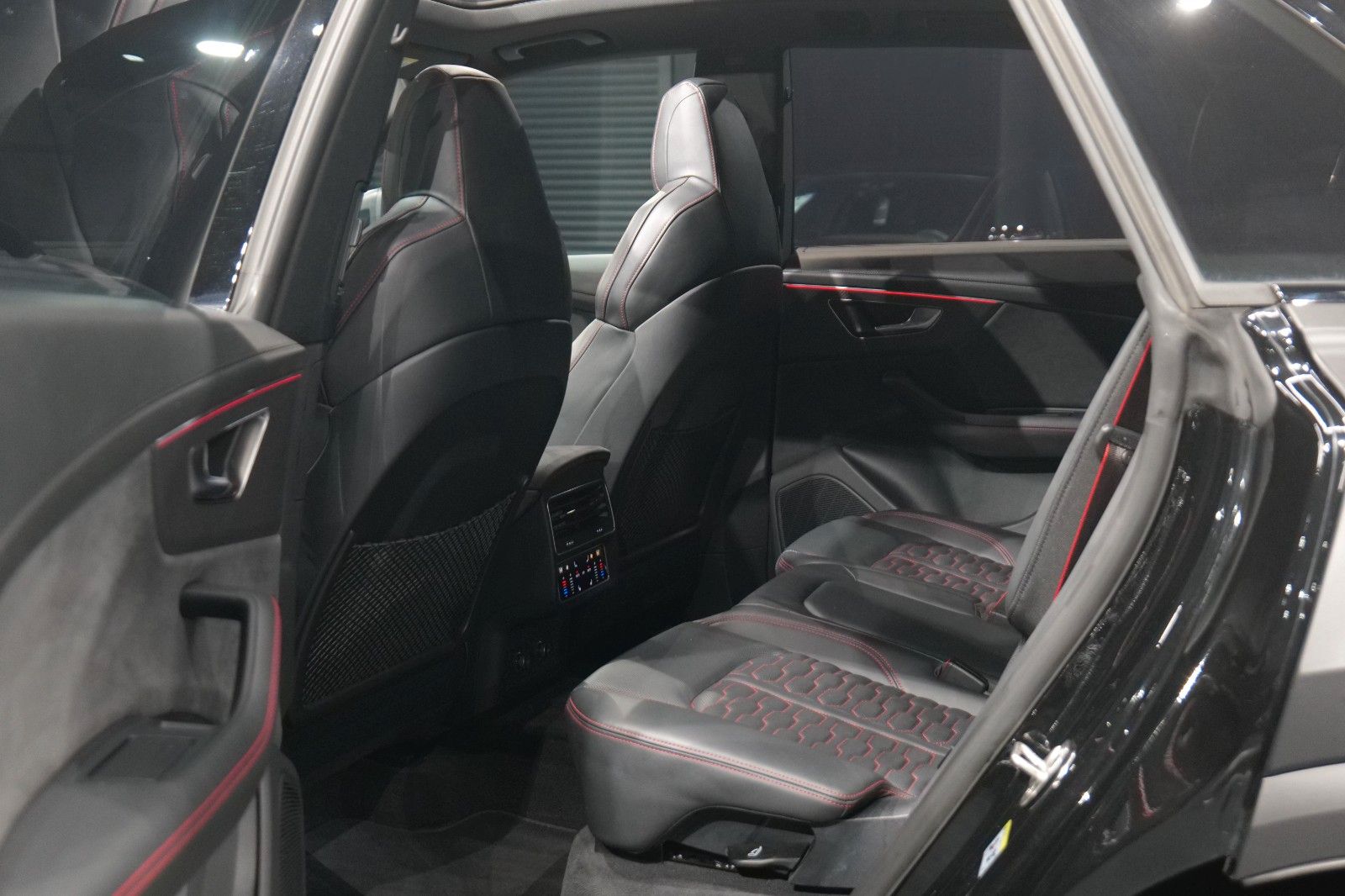 Audi RSQ8 4.0TFSI quattro*MwSt*Luft*B&O*Keramik*Pano*