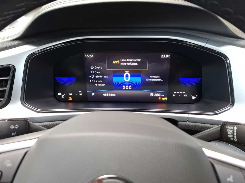 Volkswagen T-Roc Life 2.0 TDI DSG - Samsaru's Car Outlet