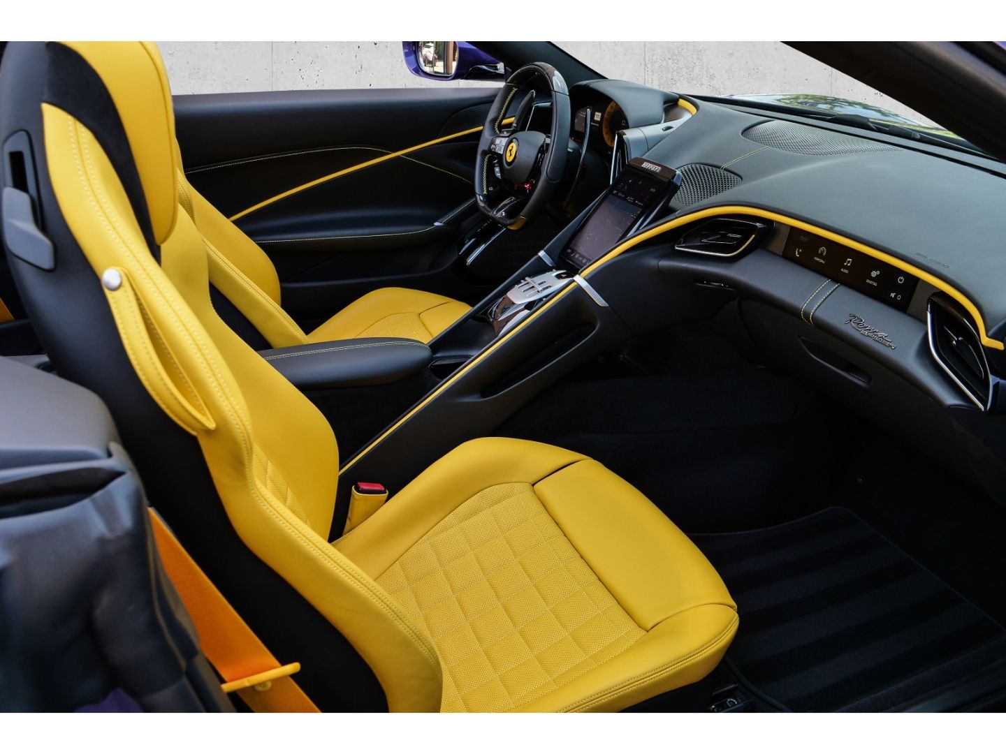 Ferrari Roma Spider - Samsaru's Car Outlet