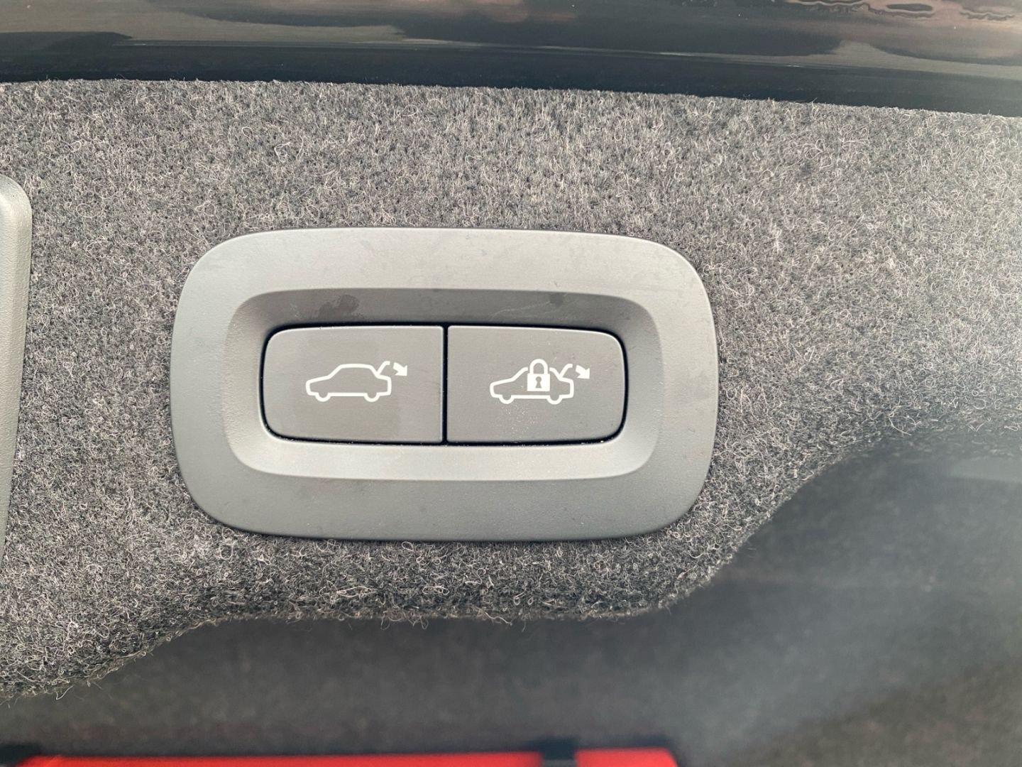 Volvo S90 Ultimate Bright T8 AWD Recharge Plug-In Hybr
