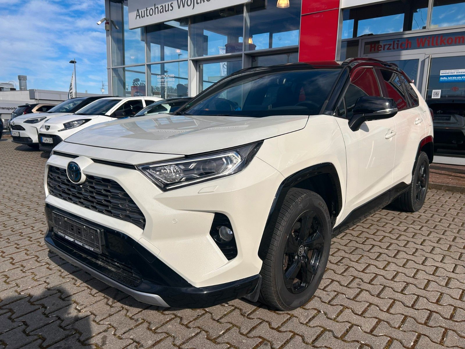 Toyota RAV4 Hybrid Style - Samsaru's Car Outlet