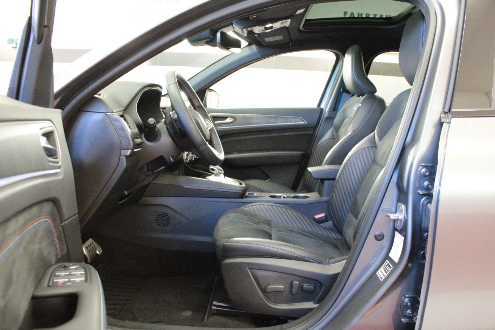 Renault Arkana Mild Hybrid - Samsaru's Car Outlet