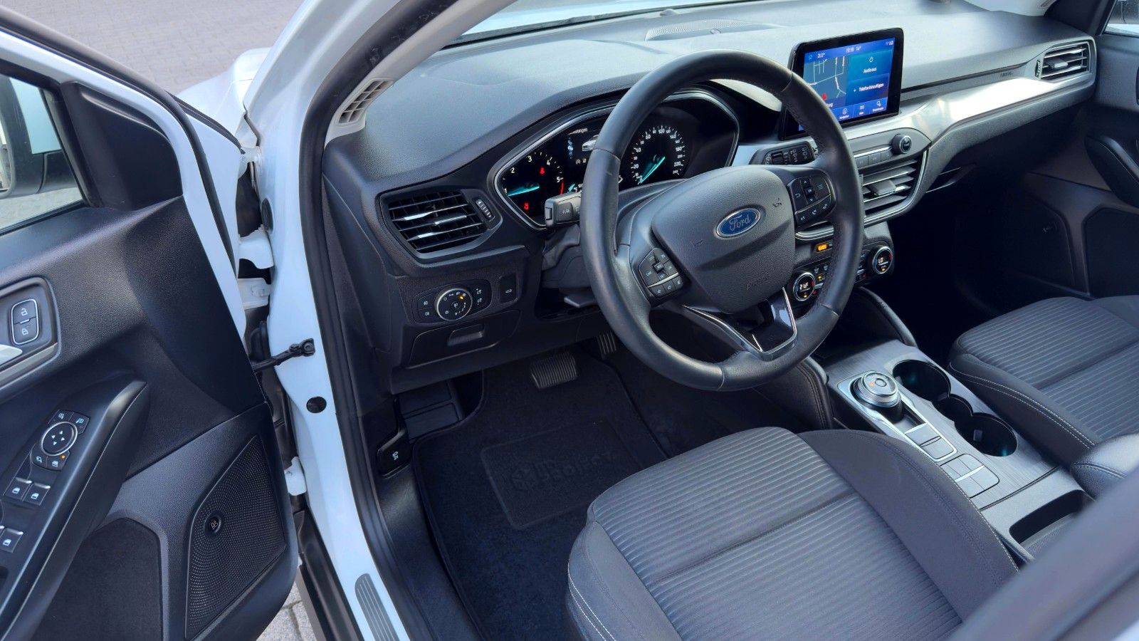 Ford Focus 2,0 - Samsaru's Car Outlet