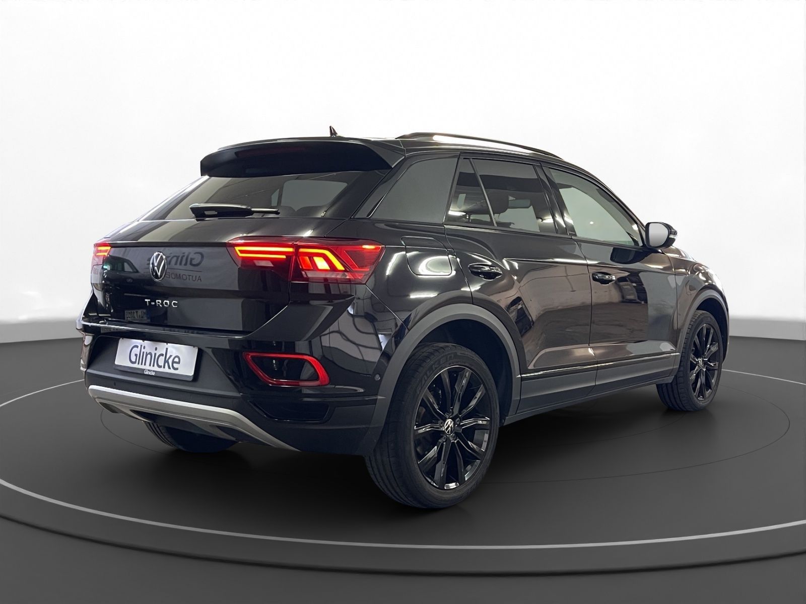 Volkswagen T-Roc 1.5 TSI Style - Samsaru's Car Outlet