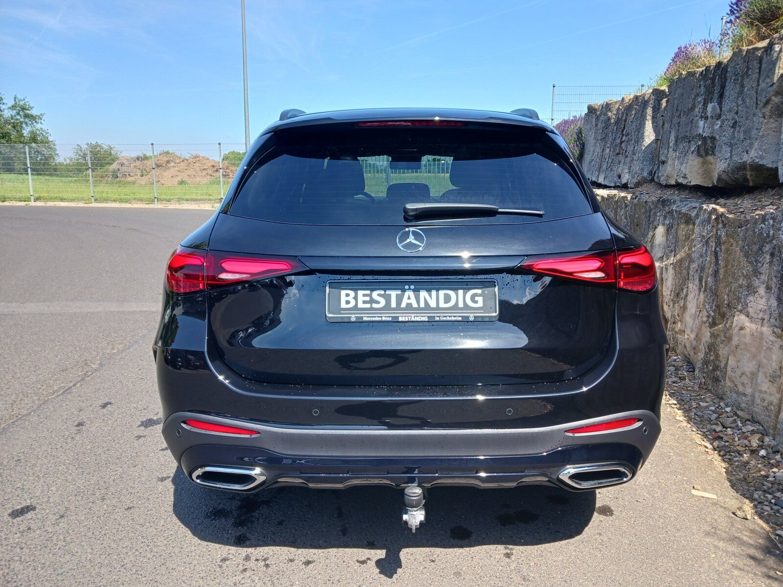 Mercedes-Benz GLC 220 d 4M AMG-PREMIUM+PANO+STAND-HZ+20"+AHK+N