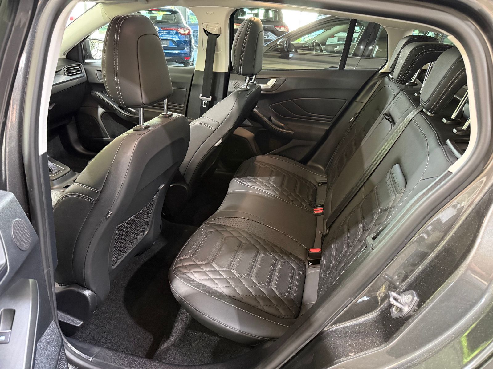 Ford Focus Tur 1.0i ActiveX Matrix LED Pano AHK ACC