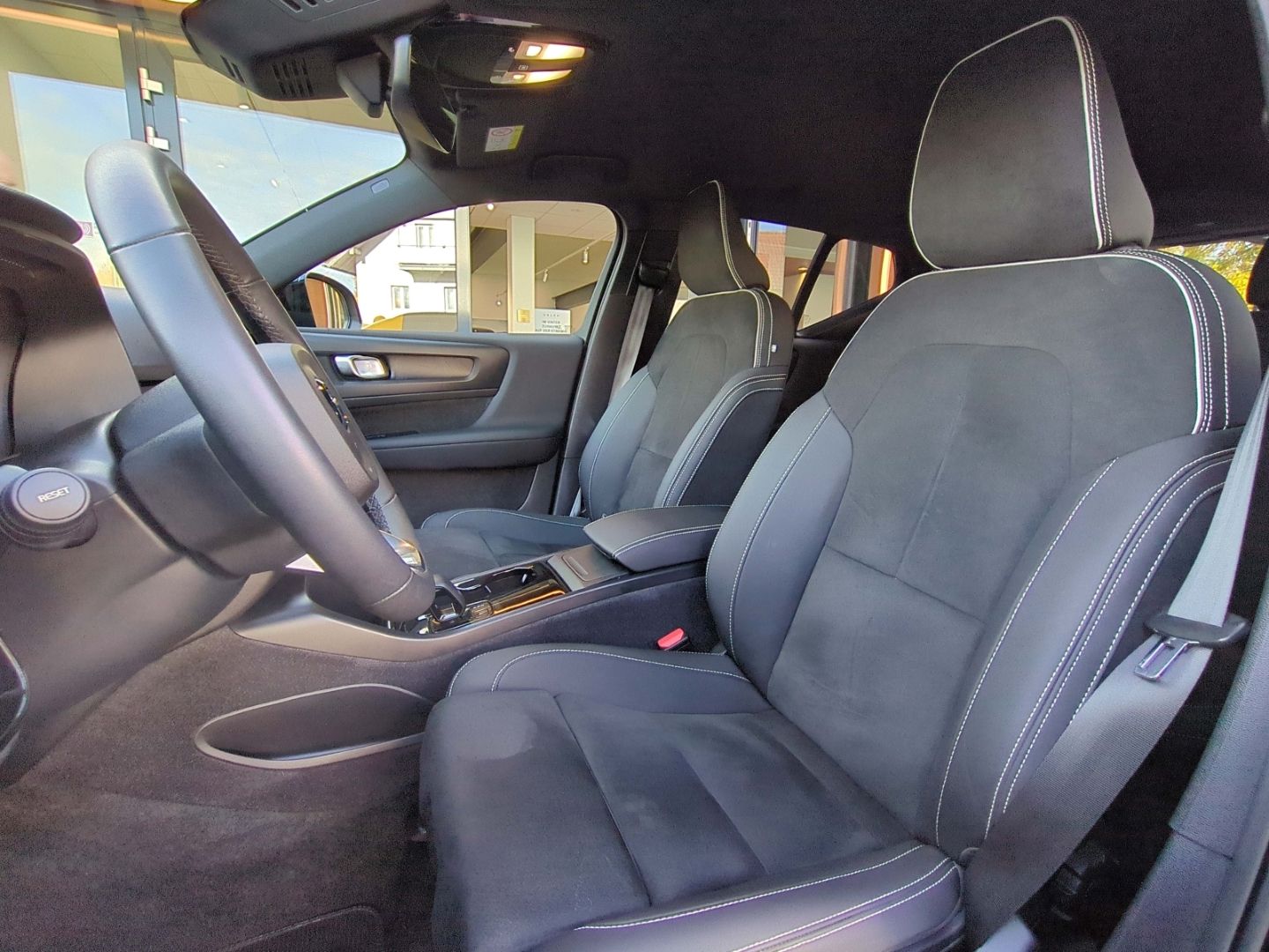 Volvo XC40 Core Recharge Pure Electric 2WD StandHZG AH