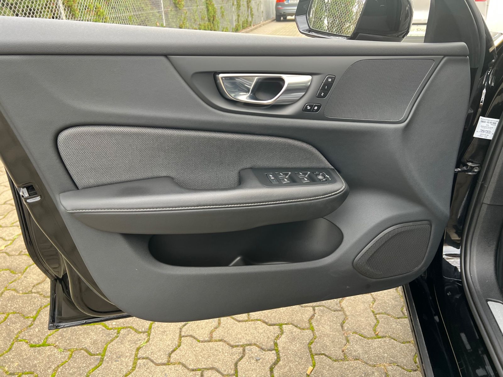 Volvo V60 Recharge T6 AWD PLUS DARK AHK GARANTIE