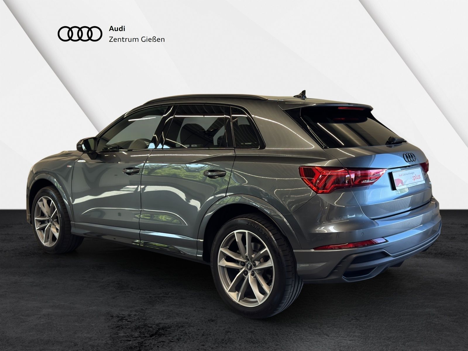 Audi Q3 40 TFSI quattro S line Black - Samsaru's Car Outlet