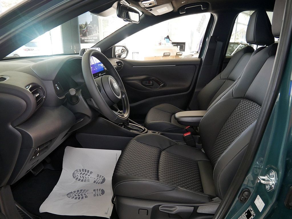 Toyota Yaris Hybrid Style Plus SHZ KAMERA NAVI ACC LED