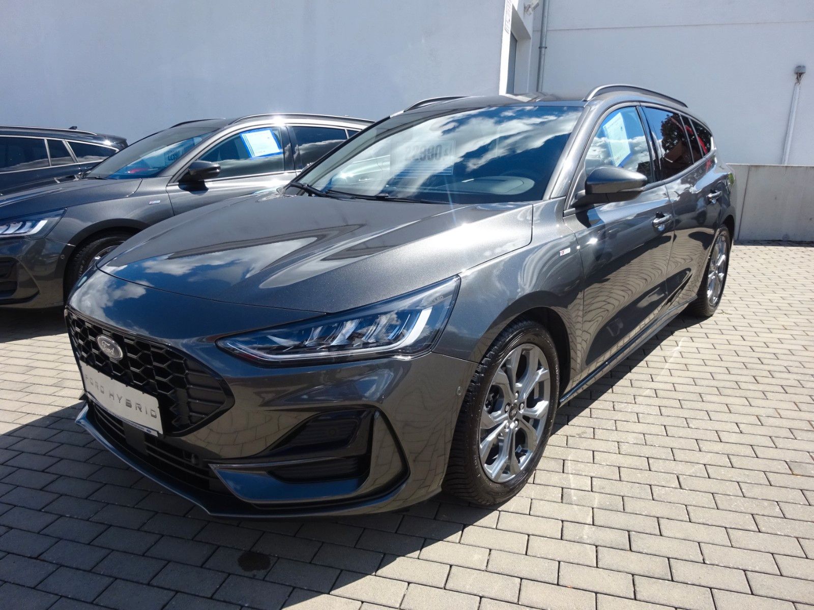 Ford Focus Turnier ST-Line X Autom AHK iACC HuD