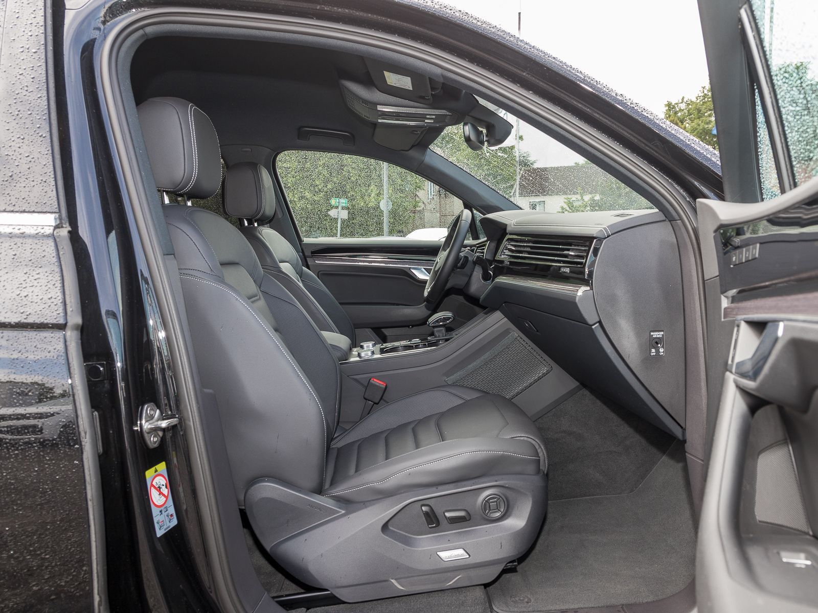 Volkswagen Touareg 3.0 TDI 4M ELEGANCE - Samsaru's Car Outlet