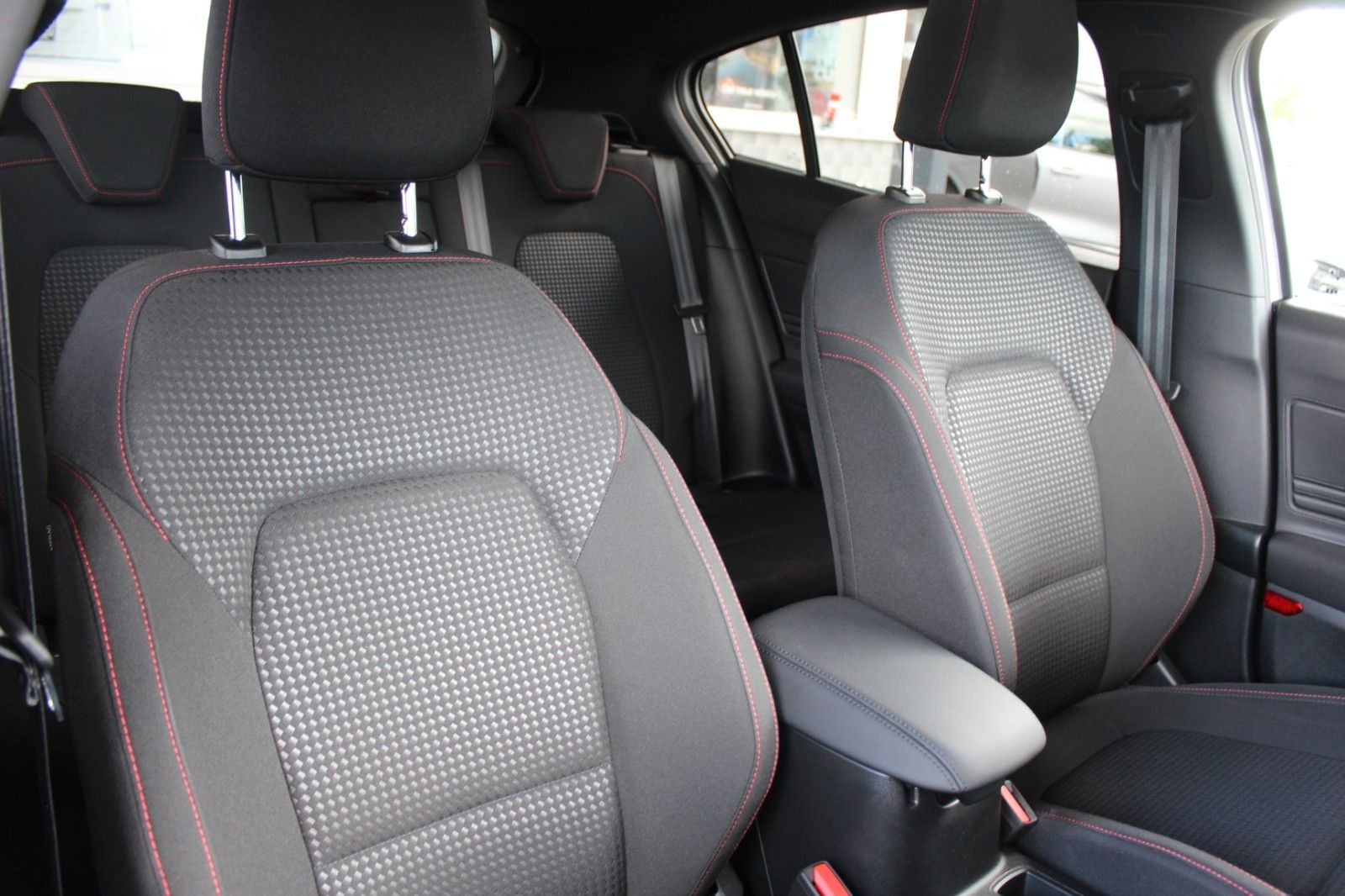 Ford Focus ST-Line X 1,0EcoBoost*Automatik*Pano*ACC*