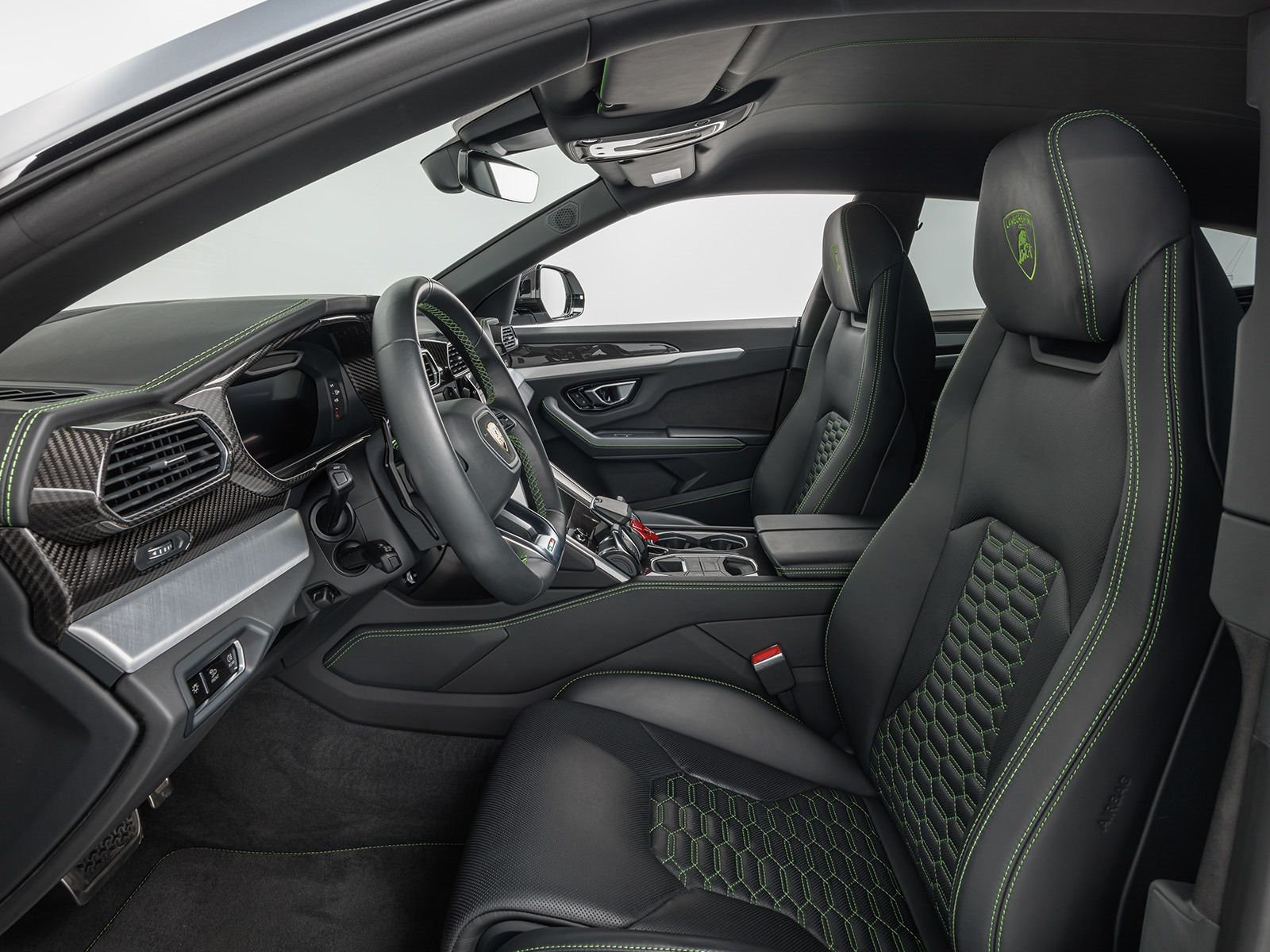 Lamborghini Urus - Samsaru's Car Outlet
