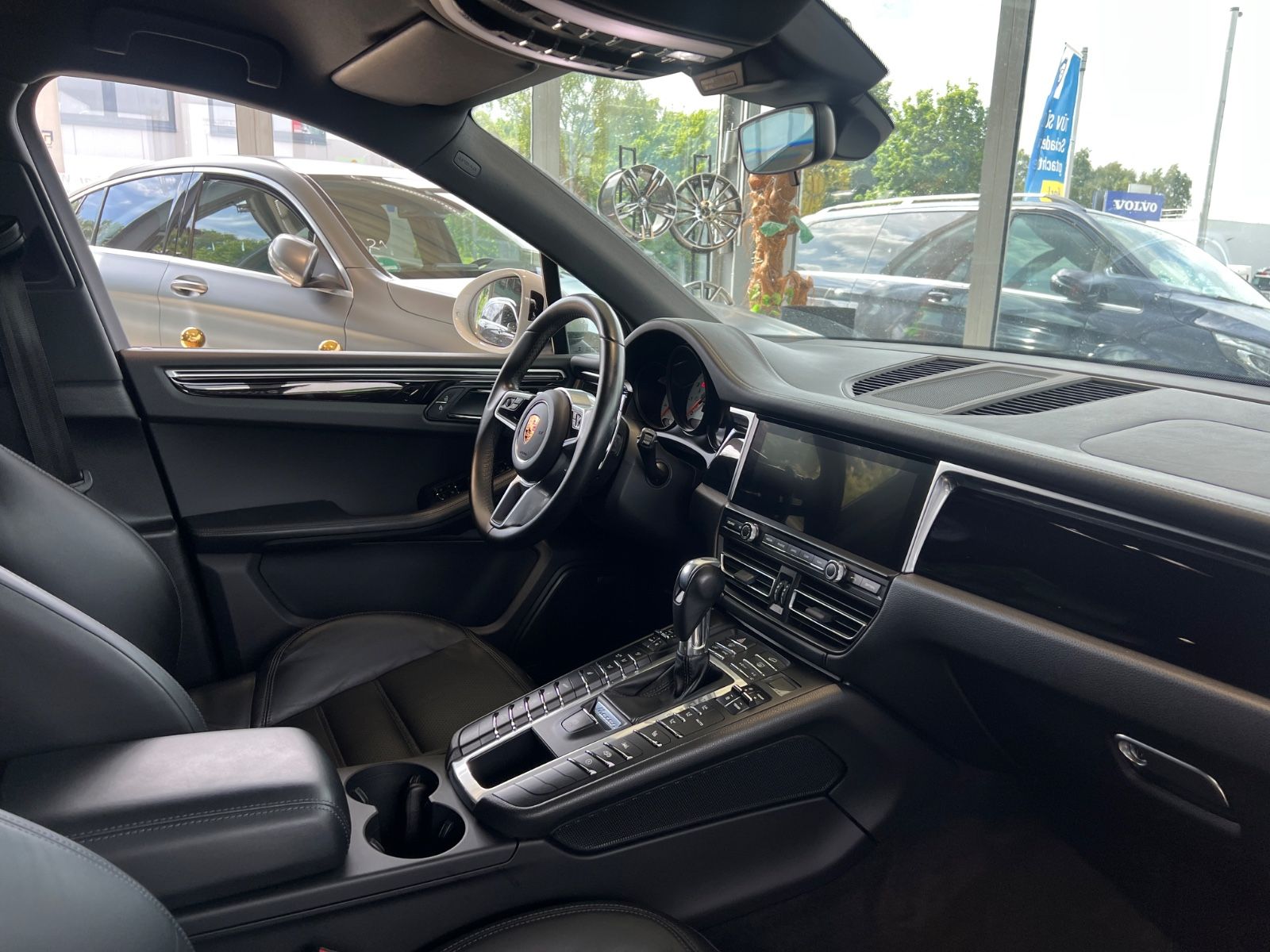 Porsche Macan GTS - Samsaru's Car Outlet