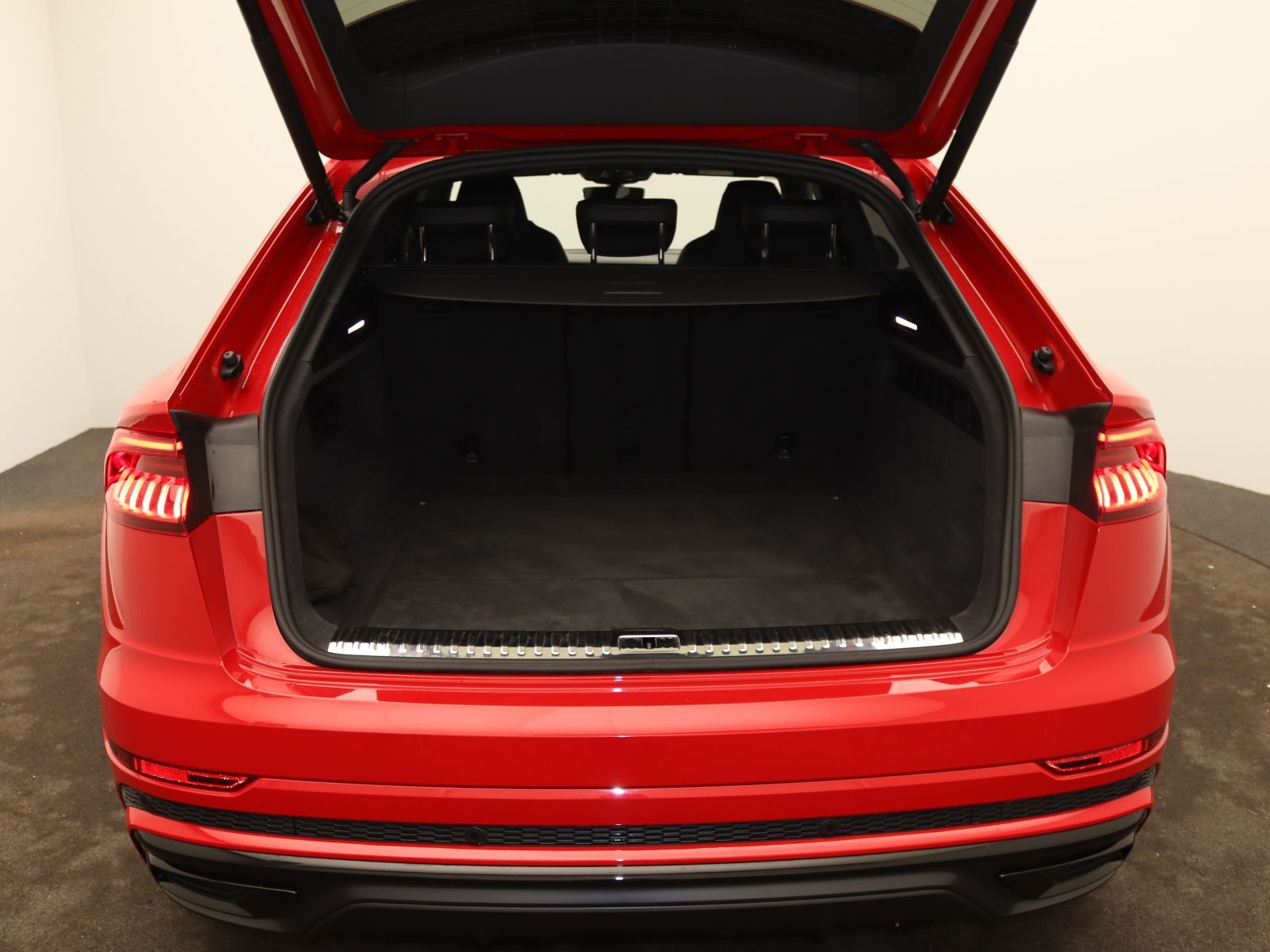 Audi Q8 S-Line 50TDI quattro / Standh, Pano, Air, AHK