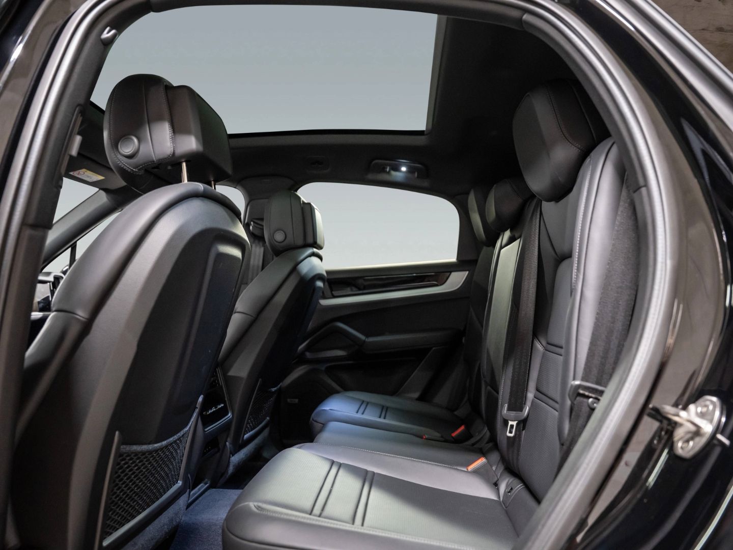 Porsche Cayenne Coupe PDCC Luftfederung InnoDrive BOSE