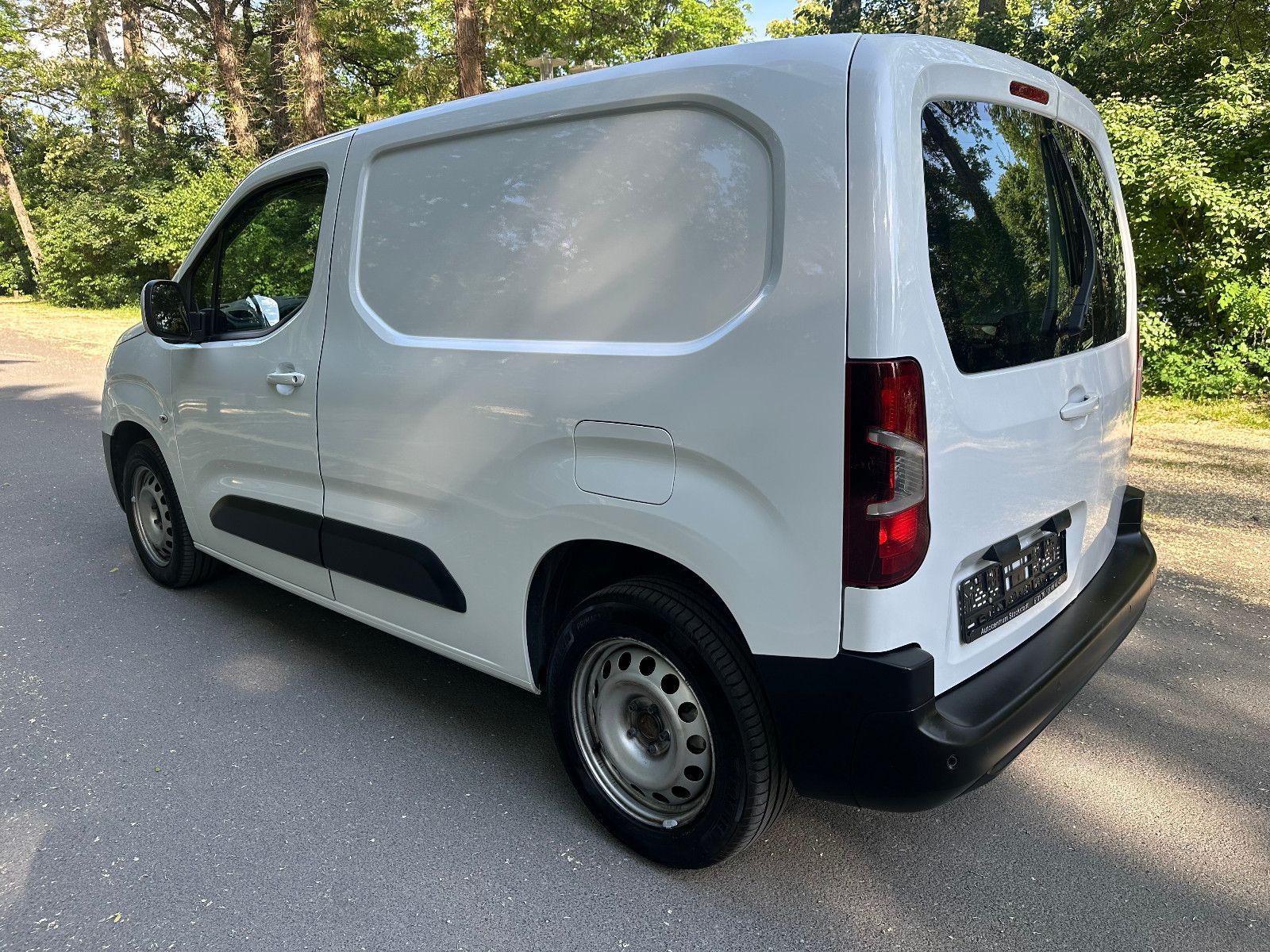 Opel Combo E Cargo Edition - Samsaru's Car Outlet