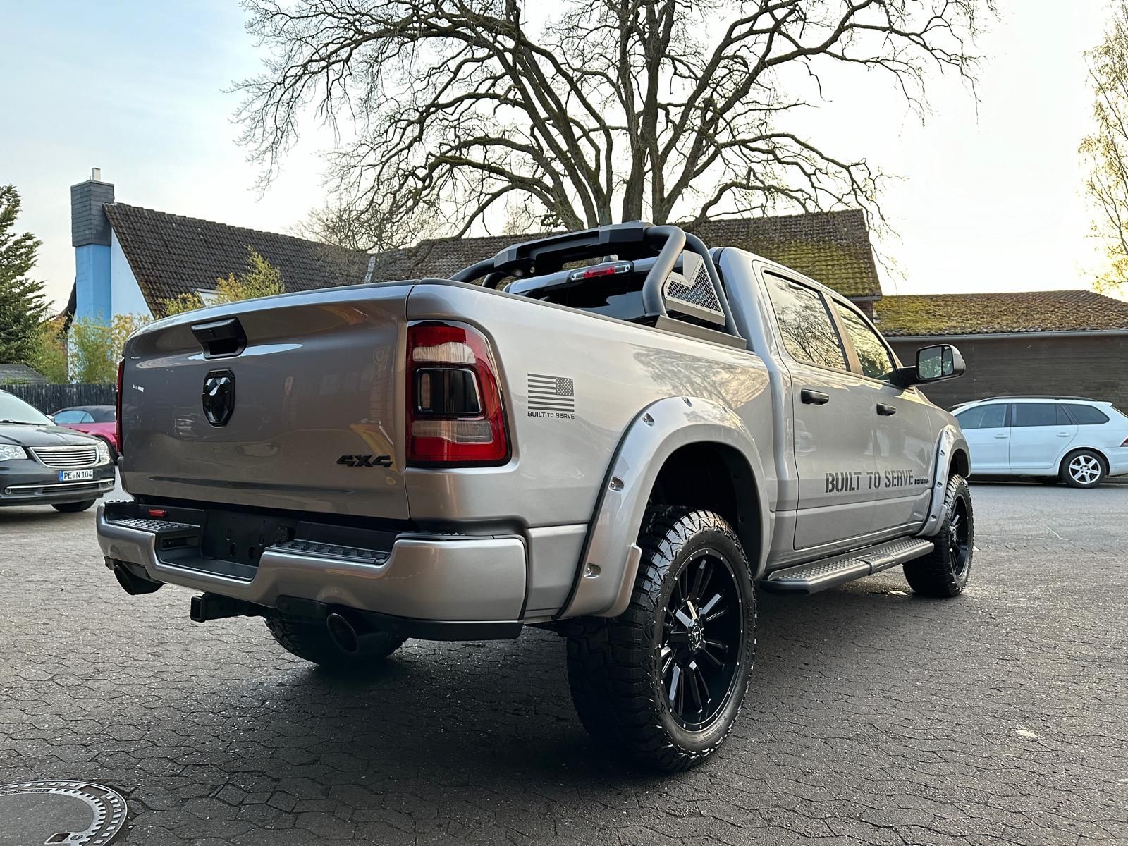 Dodge BUILT TO SERVE*4X4*OFF-ROAD*BÜGEL*AHK*NAVI*SERVI