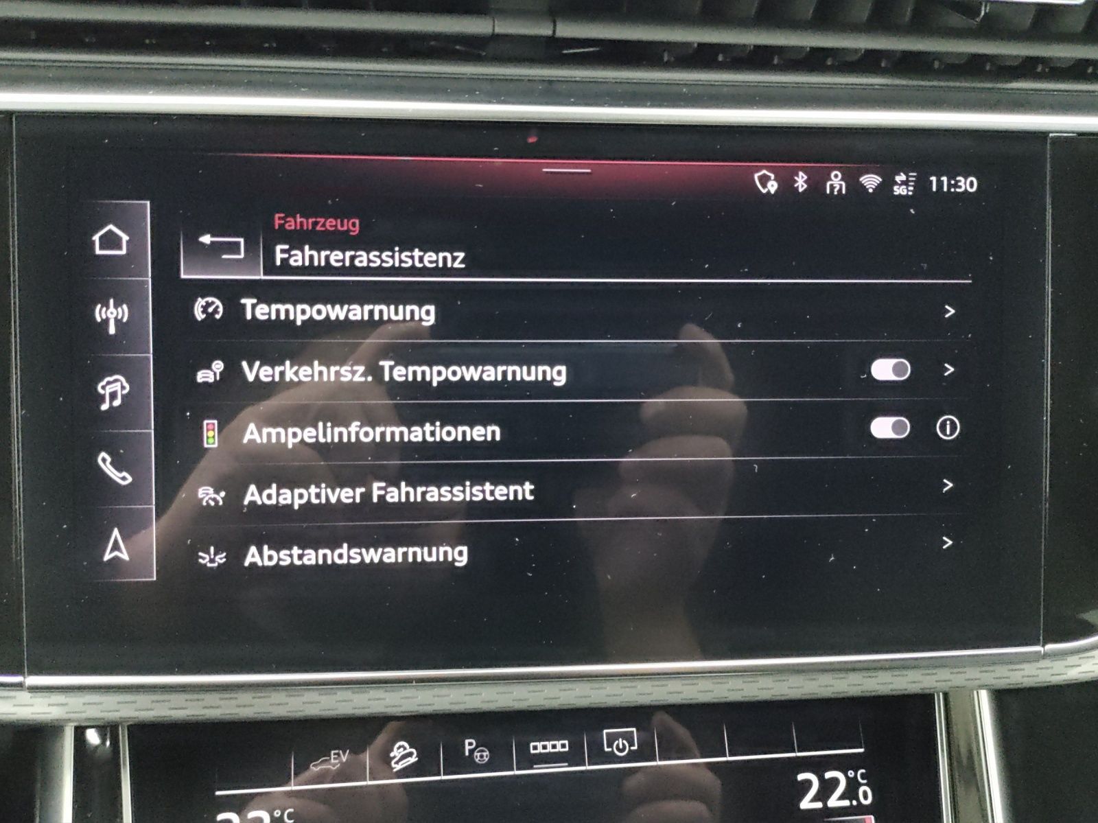 Audi Q8 TFSIe Q S LINE KAMERA NAVI AHK LM22