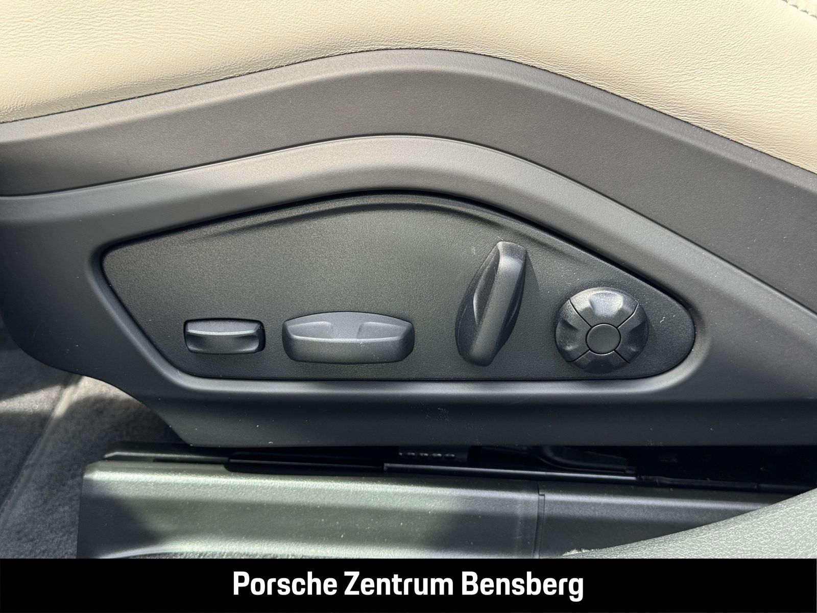Porsche Panamera 4 E-Hybrid