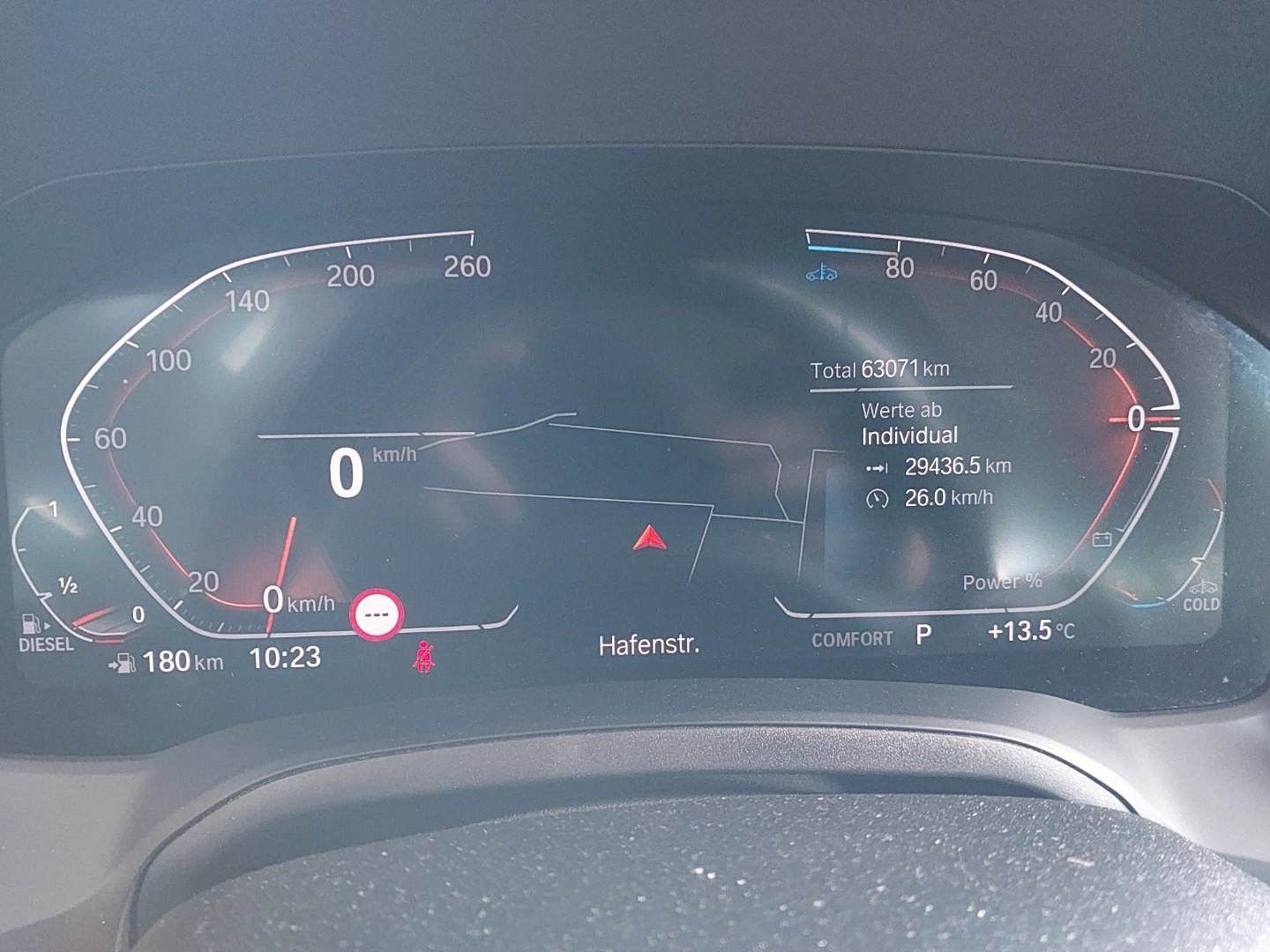 BMW 3 Touring 320 d Aut. Avantgarde - Samsaru's Car Outlet