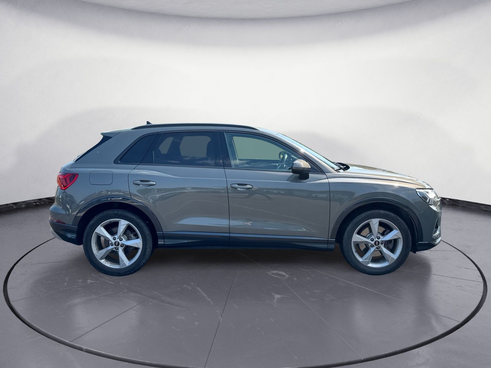 Audi Q3 40 TDI quattro S-Tronic advanced - Samsaru's Car Outlet