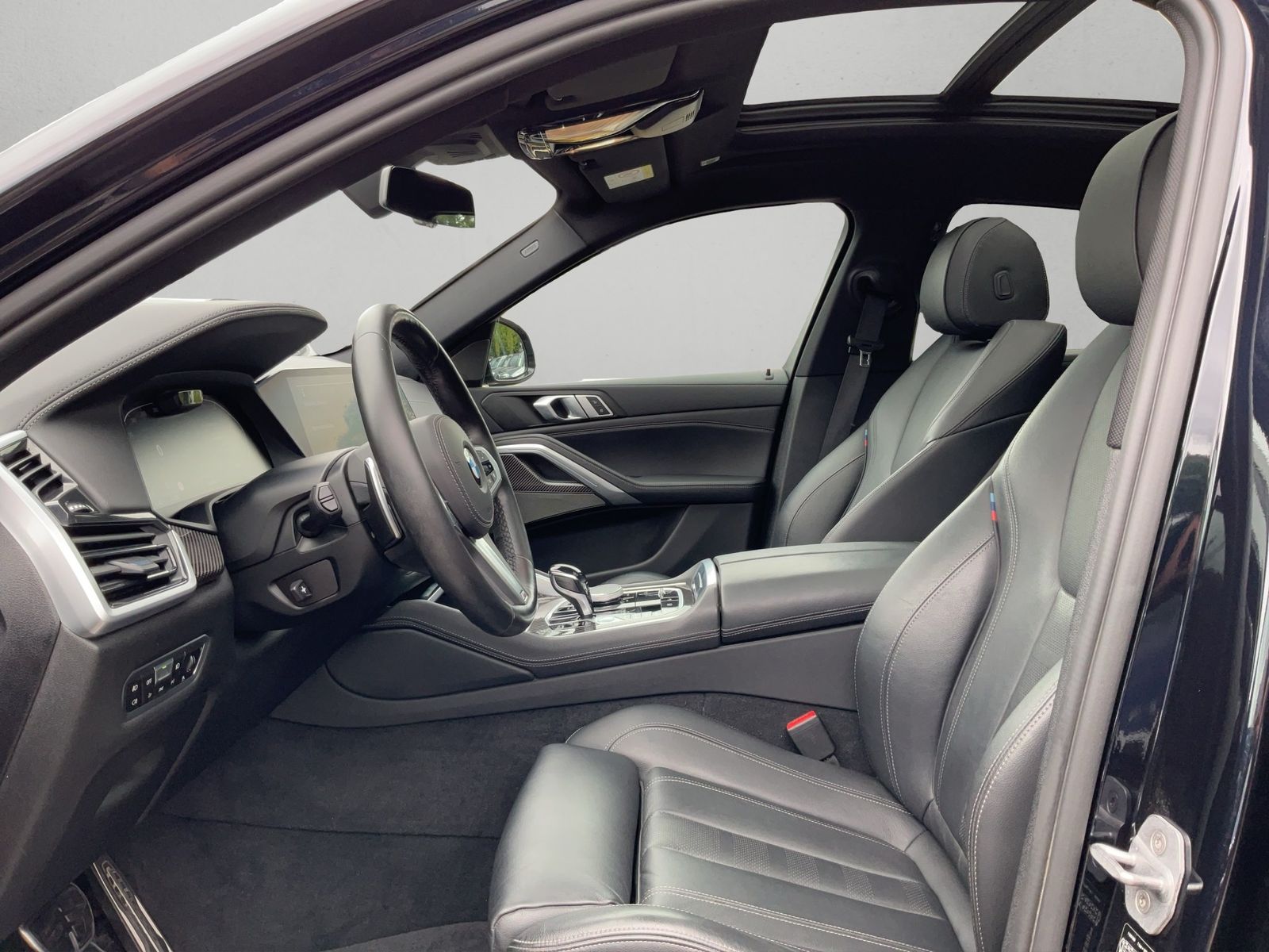 BMW X6 xDrive30d M SPORT PANO AHK HARMAN KARDON RÜCK