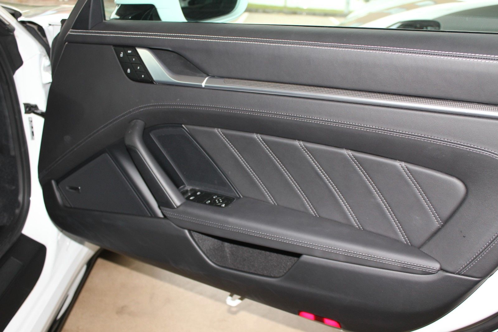 Porsche 911 Turbo S RHD/Sportabgas/SportDesign/GDach/SWA