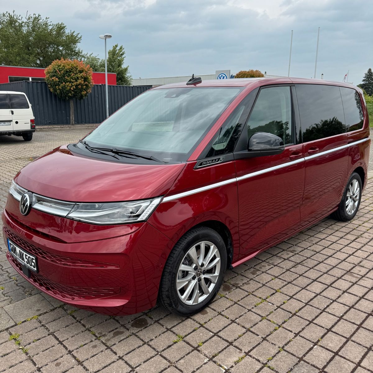 Volkswagen T7 Multivan 2.0 TDI - Samsaru's Car Outlet