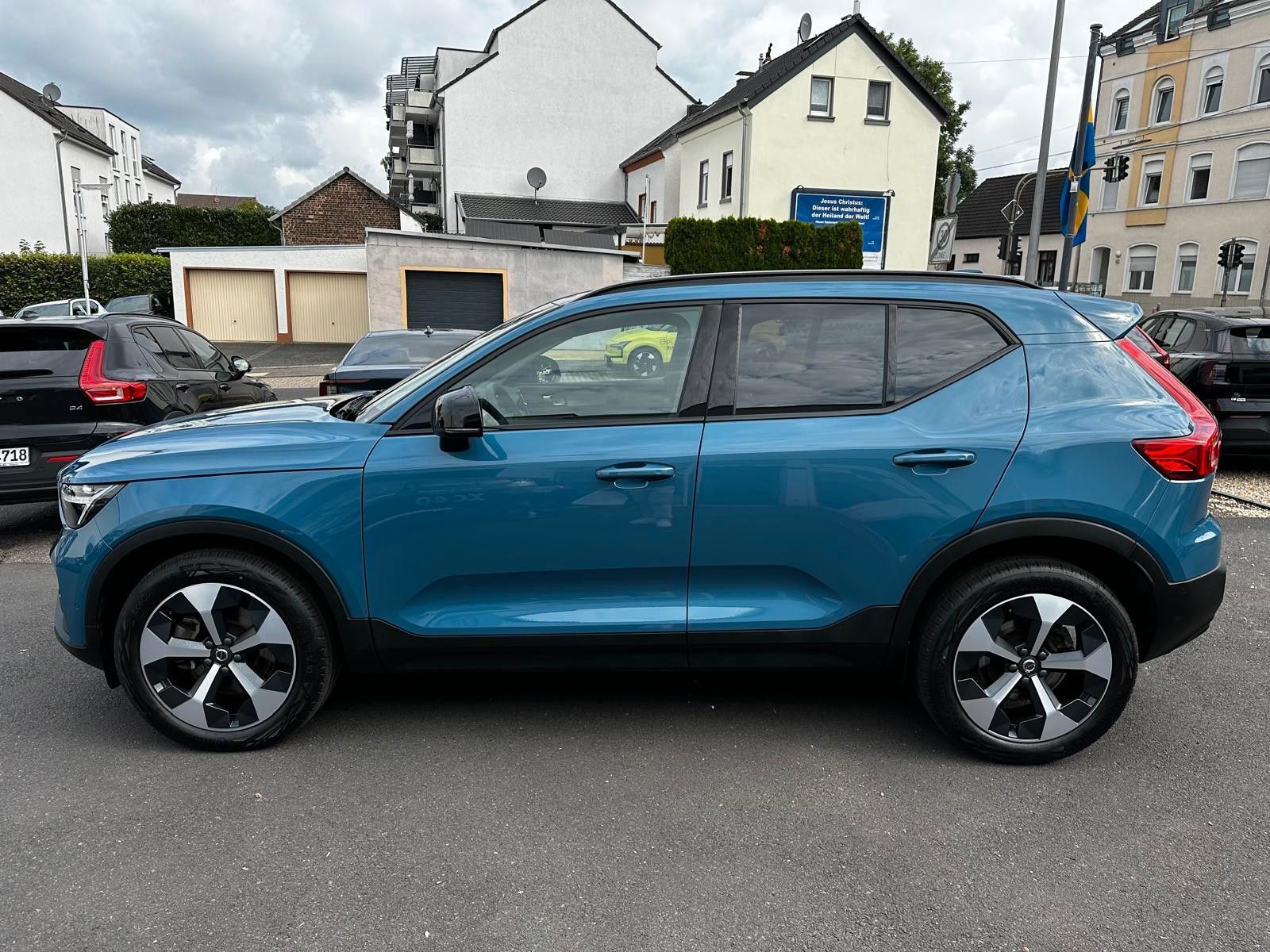 Volvo XC40 B3 Plus Dark Leder,Pano,360°,AHK,Pixel,ACC