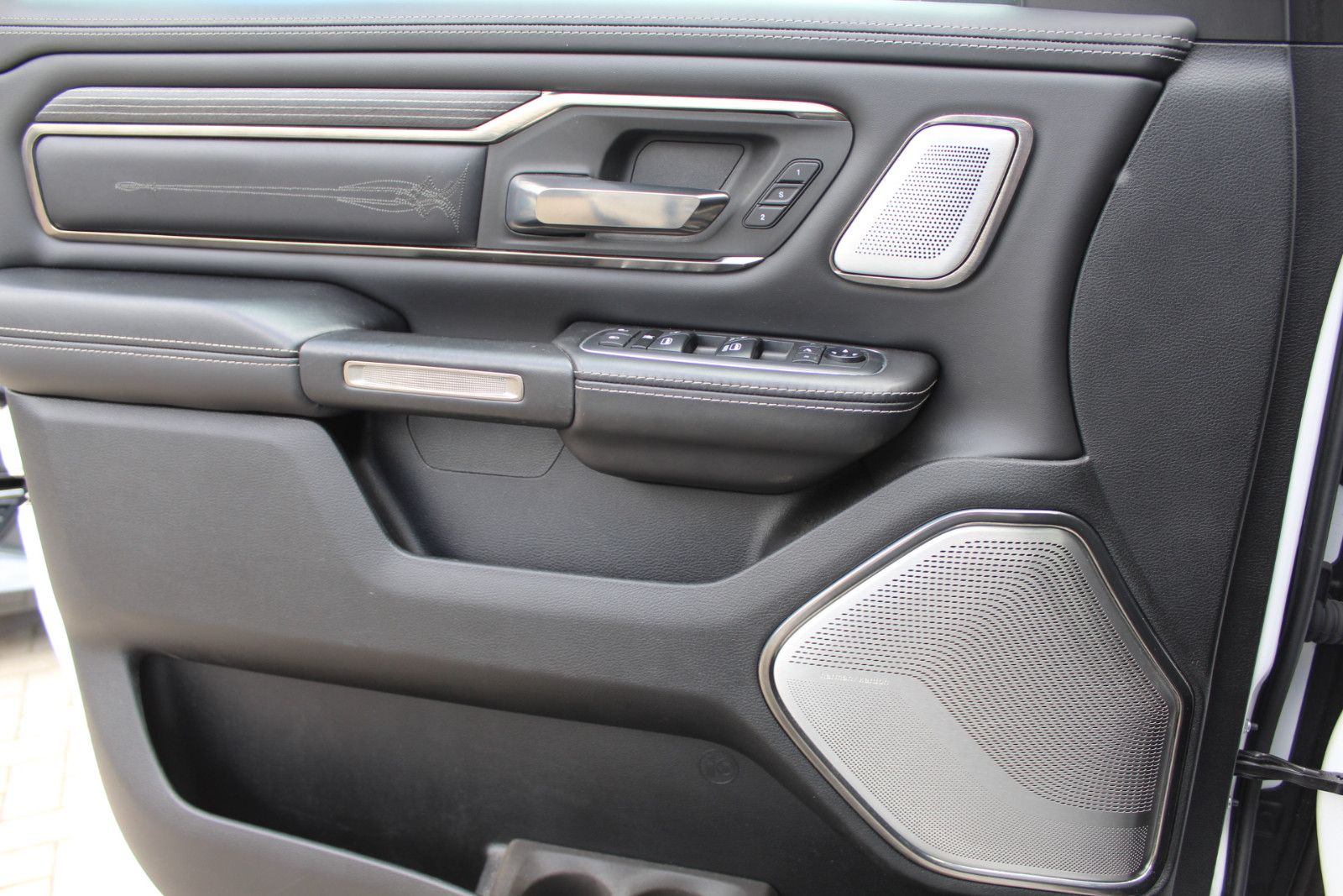 Dodge RAM 5,7L LIMITED, Unfallfrei, 1. Hand, LPG, 360°