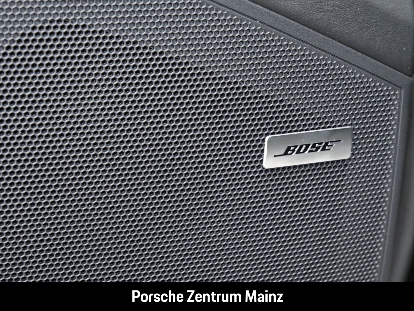 Porsche Cayenne E-Hybrid BOSE,InnoDrive,HDMatrix,Anhänge