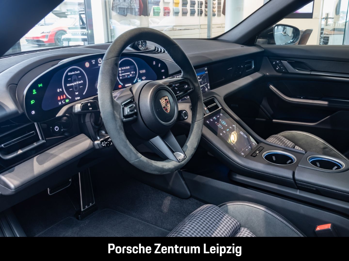 Porsche Taycan 4 Massage Sitzlüftung Bose ACC SportChron