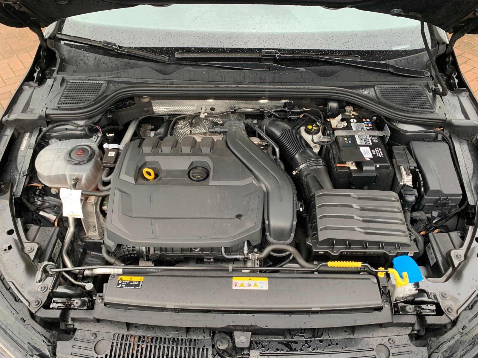 Volkswagen Golf - Samsaru's Car Outlet