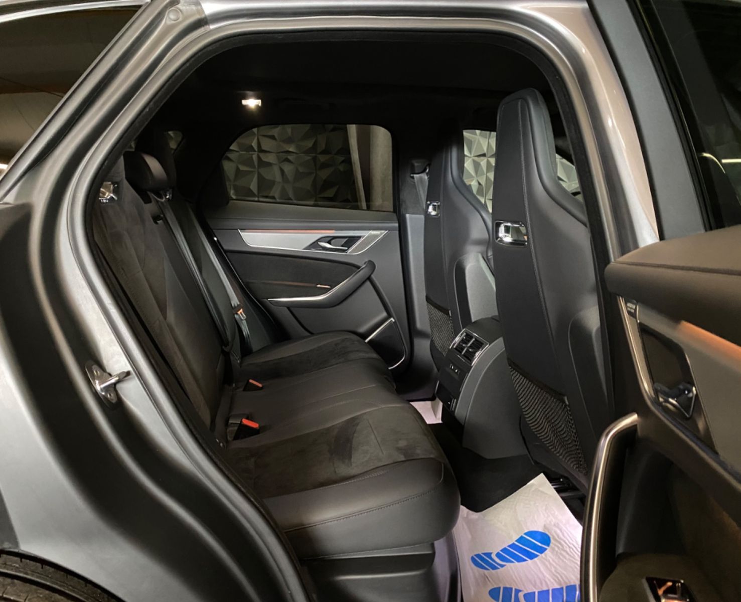 Jaguar F-Pace P550 SVR V8 AWD,ACC,Digitales Cockpit,AHK
