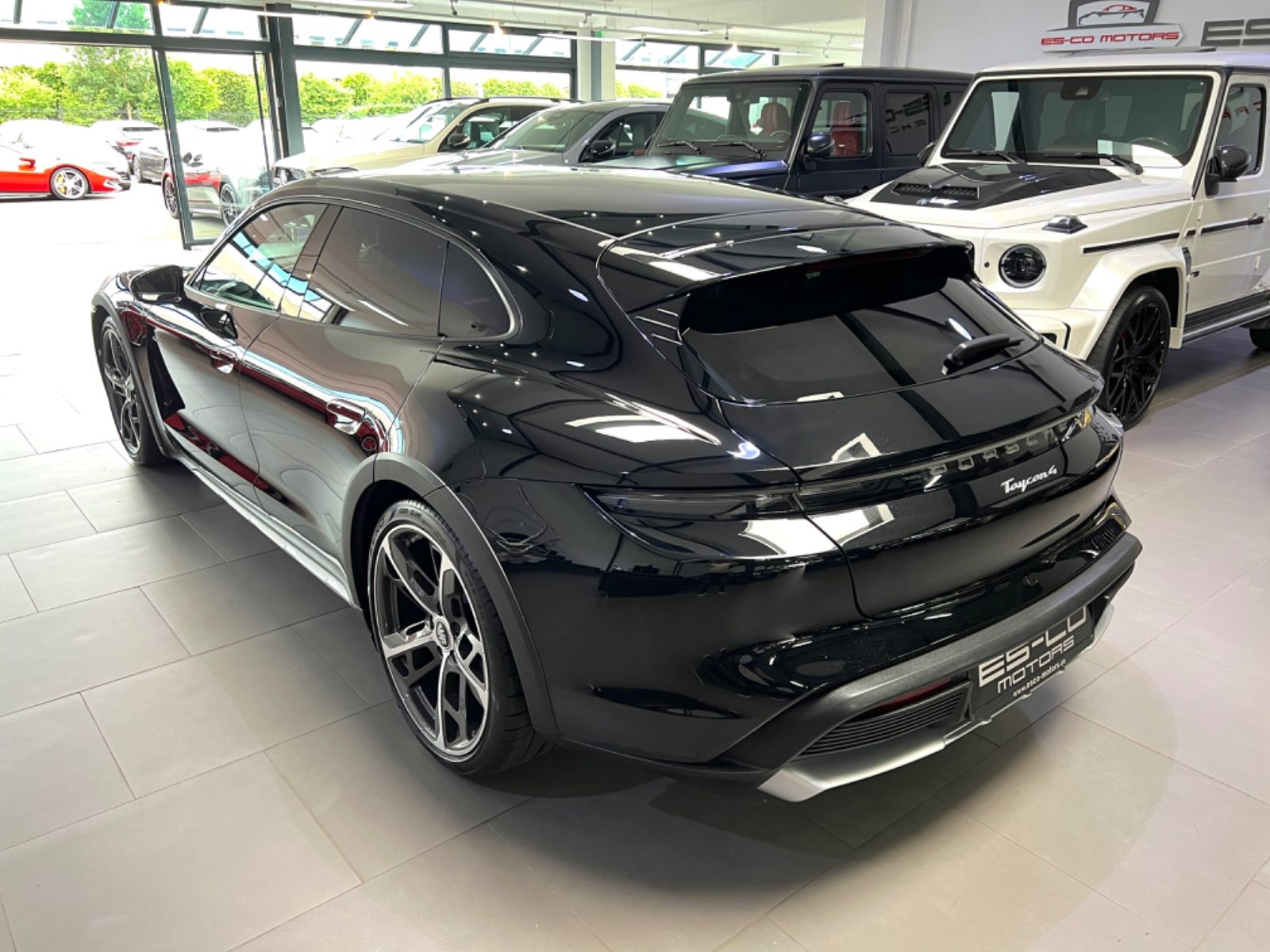 Porsche TAYCAN 4 CROSS TURISMO PANO ACC LEDER-ROT 2xDVD
